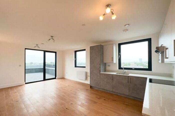 1 Bedroom Flat To Rent In Hounslow, Surrey, TW4