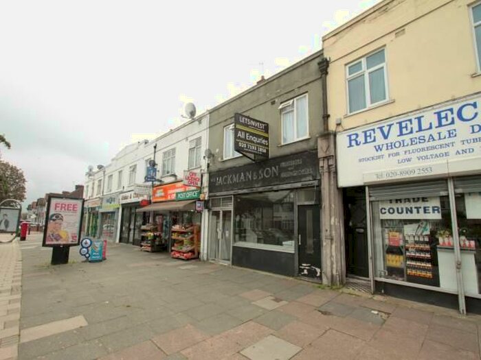 2 Bedroom Flat To Rent In Kenton Lane, HA3