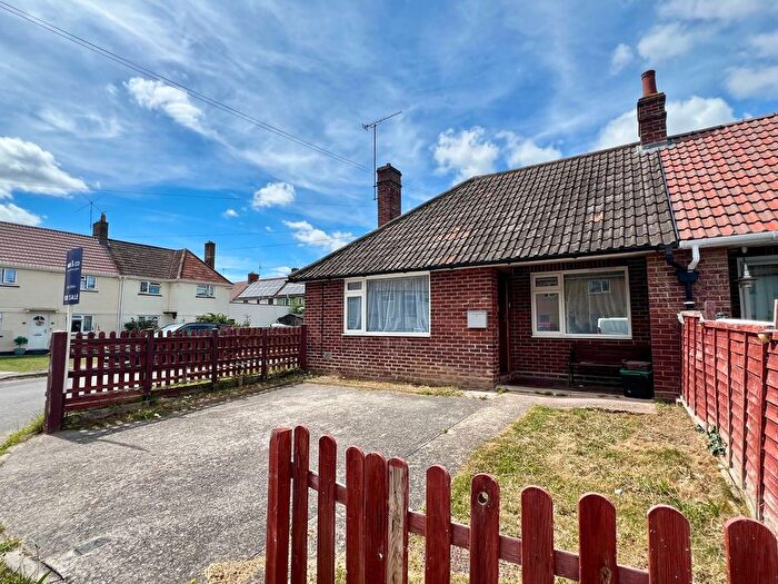 2 Bedroom Terraced Bungalow For Sale In Monkton Heathfield, Taunton, TA2