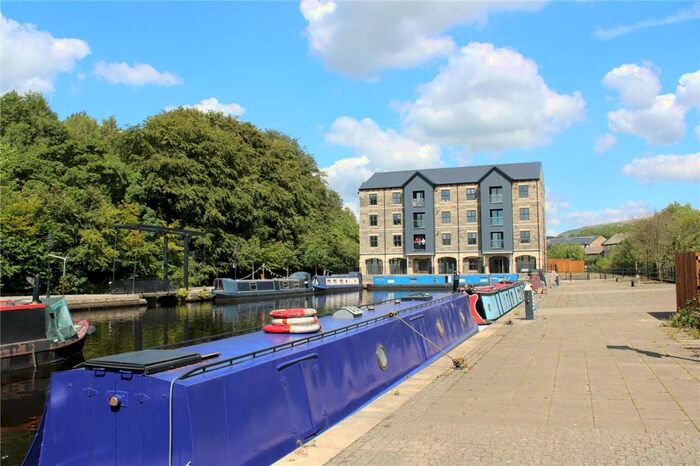 2 Bedroom Apartment To Rent In Marina View, Greenfield, Oldham, Greater Manchester, OL3