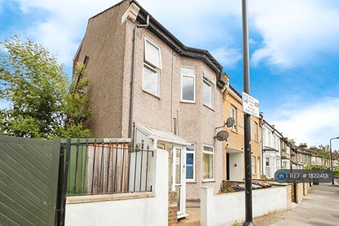 2 Bedroom Flat To Rent In Victoria House, London, E15