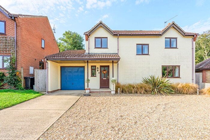 4 Bedroom Detached House For Sale In The Oaks, Wattisfield, IP22