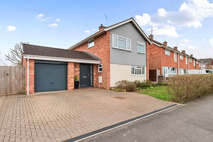 3 Bedroom Detached House For Sale In Newlands Crescent, Ruishton, Taunton, TA3