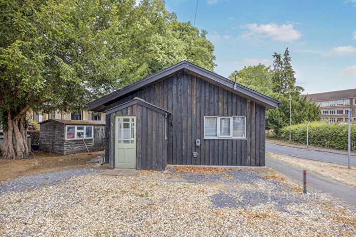 Bungalow To Rent In Stoke Road, Guildford, Surrey, GU1