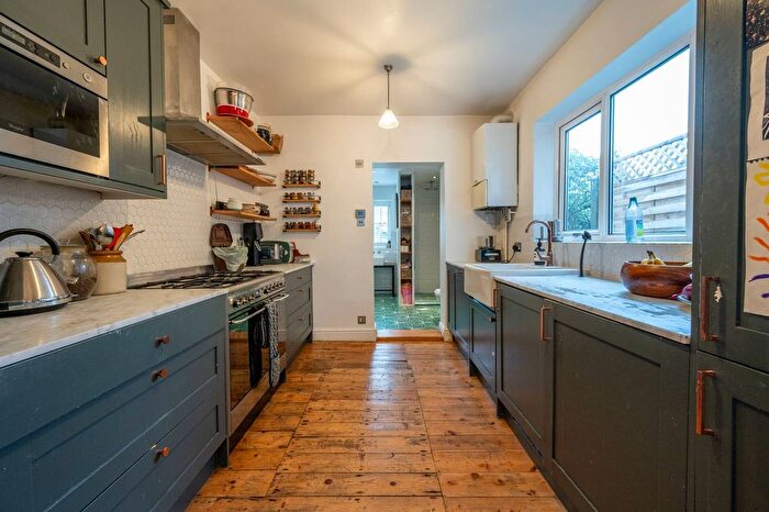 3 Bedroom Terraced House To Rent In Leyton, Leyton, London, E10