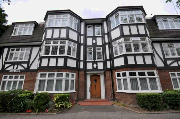 2 Bedroom Flat To Rent In Eagle Court, Hermon Hill, London, E11