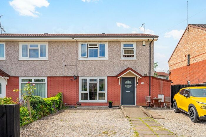 3 Bedroom Semi Detached House For Sale In Viking Road, York, YO26