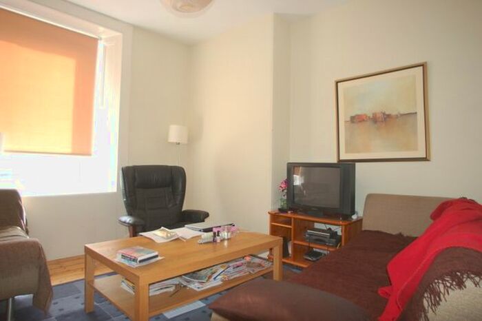 4 Bedroom Flat To Rent In Angle Park Terrace, Edinburgh, EH11