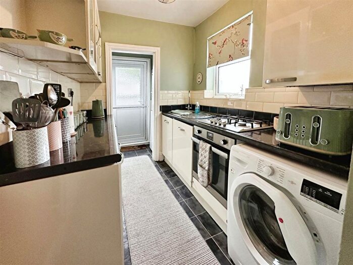 3 Bedroom Terraced House For Sale In West Auckland Road, Darlington, DL3