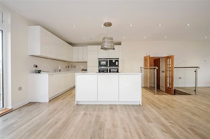 2 Bedroom Flat To Rent In Almansa Way, Lymington, SO41