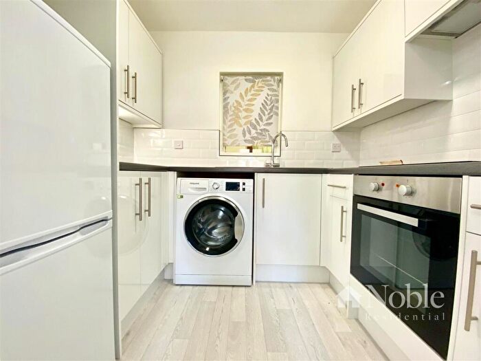 1 Bedroom Retirement Property To Rent In Queenswood House, Eastfield Road, Brentwood, CM14