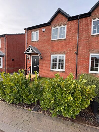 3 Bedroom Semi-Detached House For Sale In Violet Court, New Rossington, Doncaster, DN11