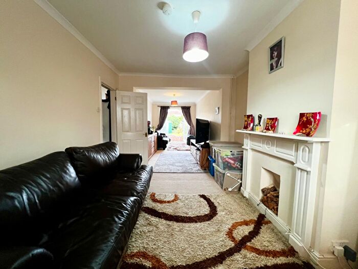 3 Bedroom Semi-detached House To Rent In Bowness Avenue, Didcot, OX11