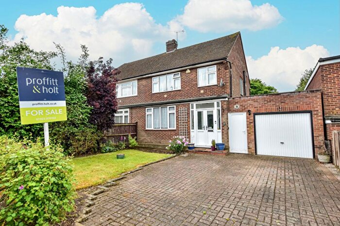 3 Bedroom Semi-Detached House For Sale In Langley Lane, Abbots Langley, WD5