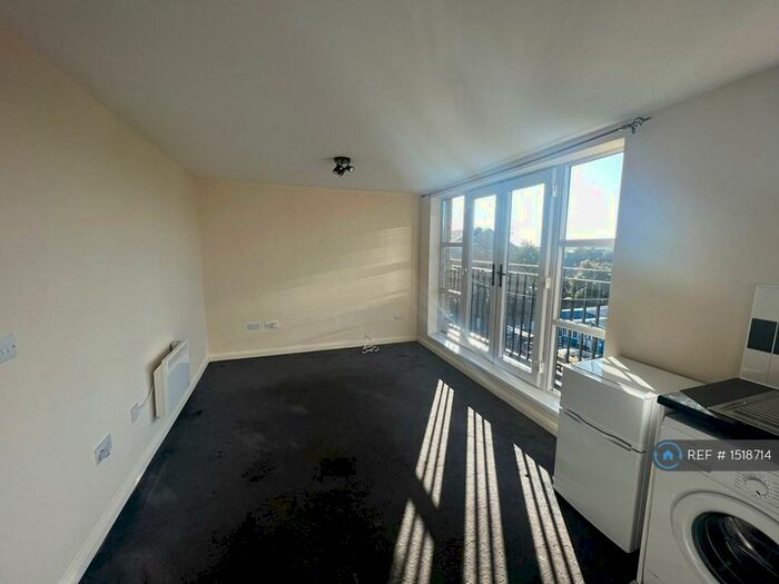 1 Bedroom Flat To Rent In London Road, Mitcham, CR4