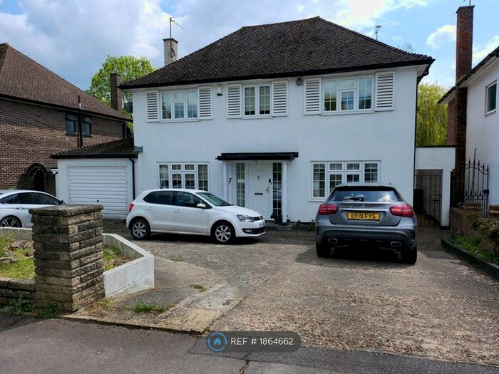4 Bedroom Detached House To Rent In Courtleigh Avenue, Barnet, EN4