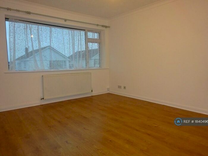 2 Bedroom Flat To Rent In Broadmead, Exmouth, EX8