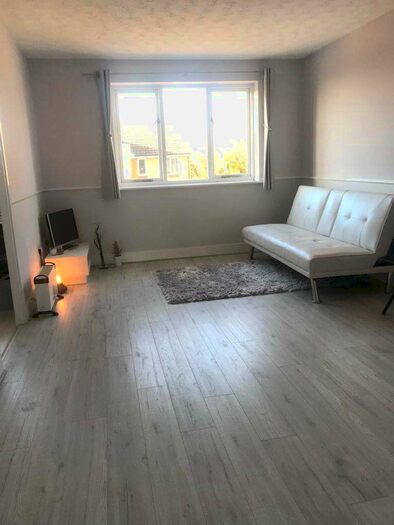 1 Bedroom Flat To Rent In Kirkly Court, Linnet Way, Grays, RM19