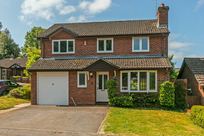 4 Bedroom Detached House To Rent In Kings Close, Kings Worthy, Winchester, SO23