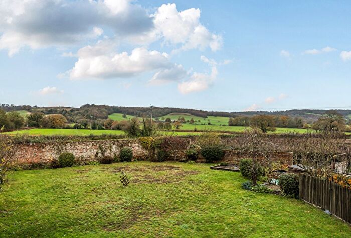 3 Bedroom Semi Detached House For Sale In Ovenden Road, Sundridge, Sevenoaks, Kent, TN14