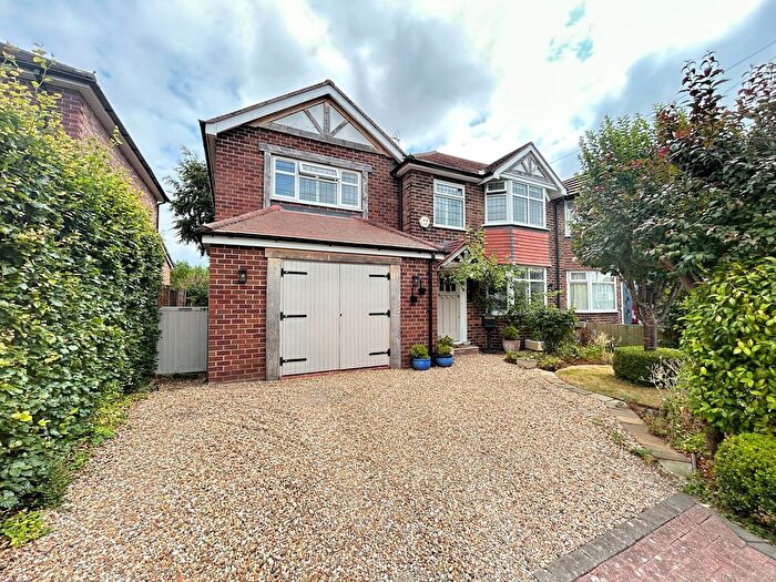 4 Bedroom Semi-Detached House For Sale In Bromley Drive, Holmes Chapel, CW4