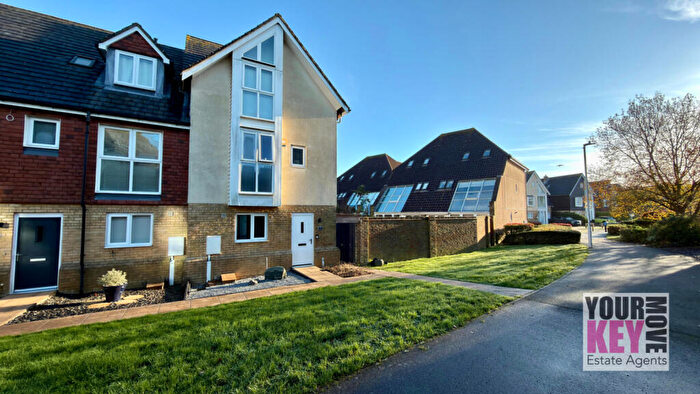 3 Bedroom End Of Terrace House For Sale In Kestrel Walk, Hawkinge, Folkestone, Kent, CT18