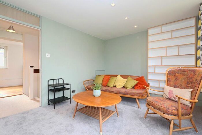 2 Bedroom Flat To Rent In Buttermere Walk, London, E8