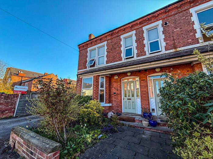 2 Bedroom Flat For Sale In Henry Road, West Bridgford, Nottingham, Nottinghamshire, NG2