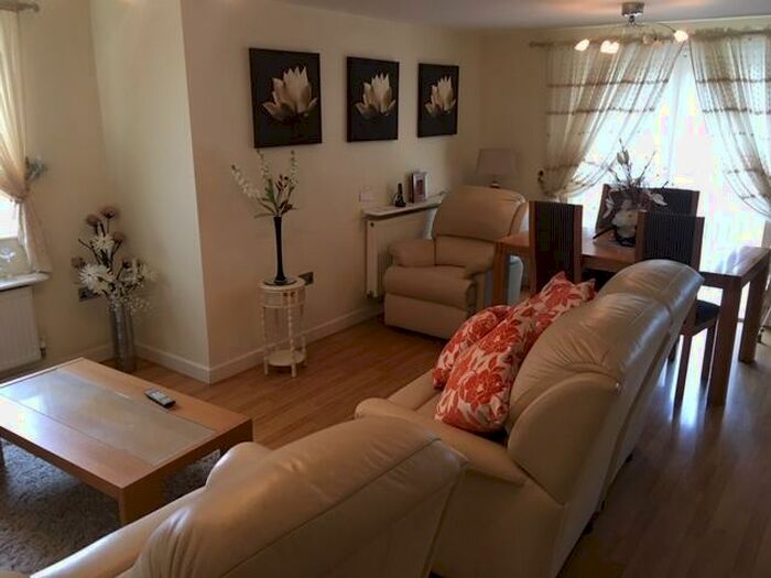 2 Bedroom Apartment To Rent In Crown Apartments, Queen Street, LE11