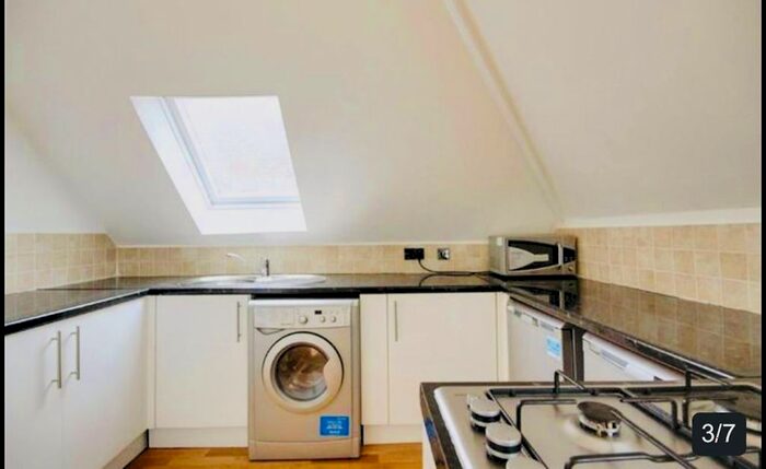 1 Bedroom Flat To Rent In Hermon Hill, London, E18