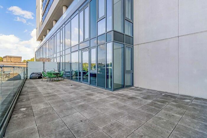 1 Bedroom Flat To Rent In City North Place, London, N4