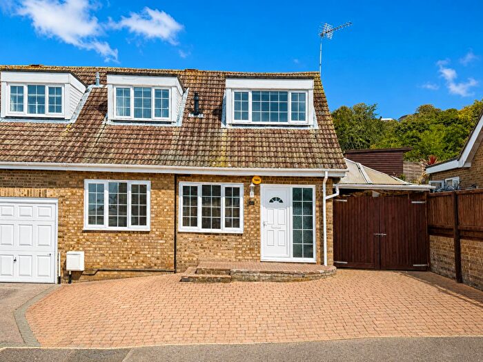 3 Bedroom Semi Detached House For Sale In Nursery Fields, Hythe, CT21