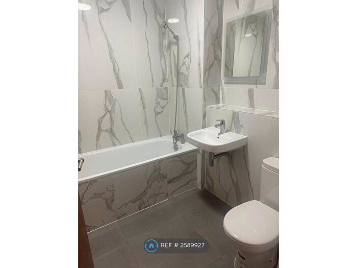 1 Bedroom Flat To Rent In Weir Road, London, SW19