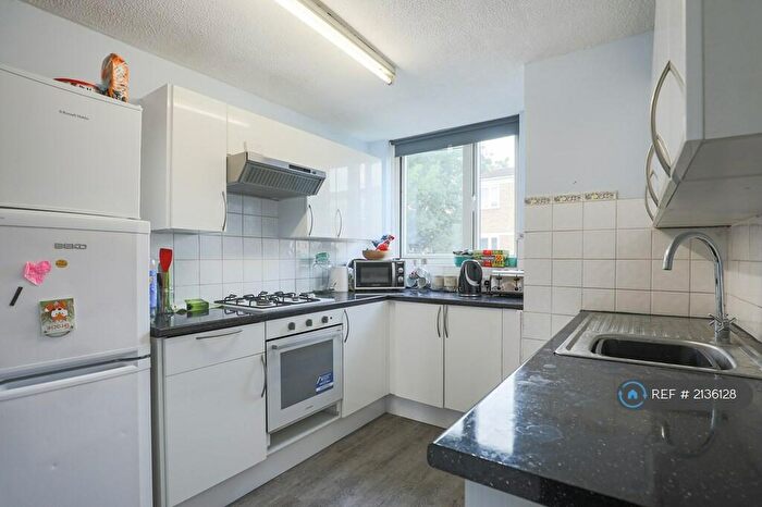 4 Bedroom Maisonette To Rent In Amina Way, London, SE16