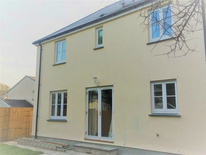 3 Bedroom Semi-Detached House To Rent In Station Road, Horrabridge, PL20
