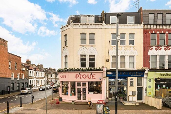 1 Bedroom Flat To Rent In Lavender Hill, Battersea, SW11