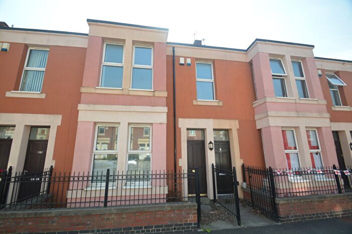 3 Bedroom Flat To Rent In Rawling Road, Gateshead, NE8