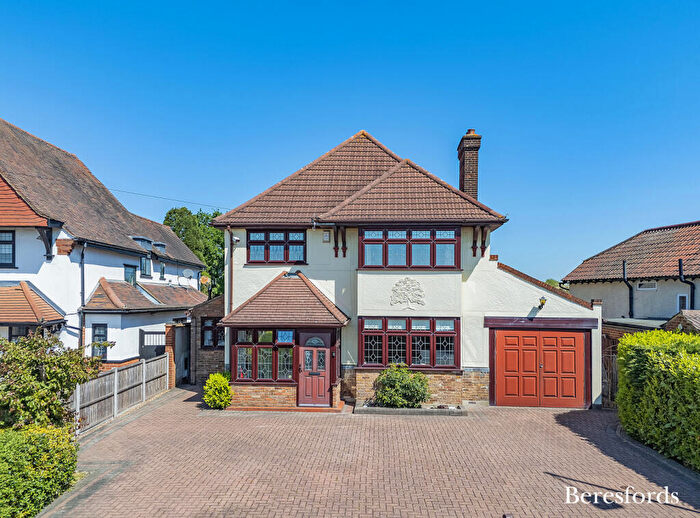 4 Bedroom Detached House For Sale In Shepherds Hill, Harold Wood, RM3