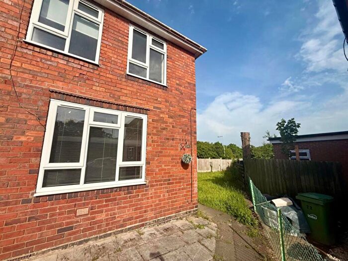 3 Bedroom House To Rent In King Street, Halesowen, West Midlands, B63