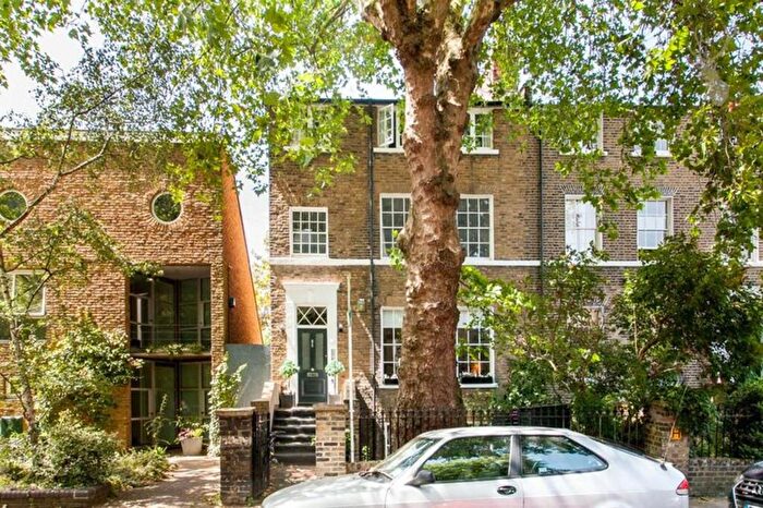 2 Bedroom Apartment For Sale In Rhondda Grove, Bow, E3