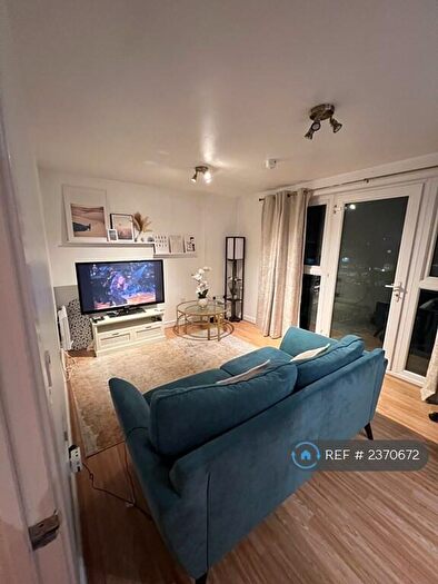 2 Bedroom Flat To Rent In Memorial Heights Monarch Way, Ilford, IG2