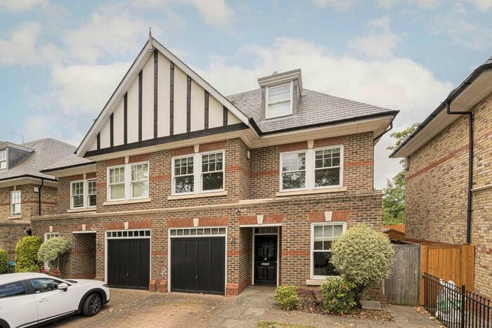 4 Bedroom Property To Rent In Ormond Avenue, Hampton, Middlesex, TW12