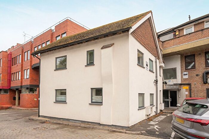 2 Bedroom Flat For Sale In Crown Jules House, Windsor, SL4