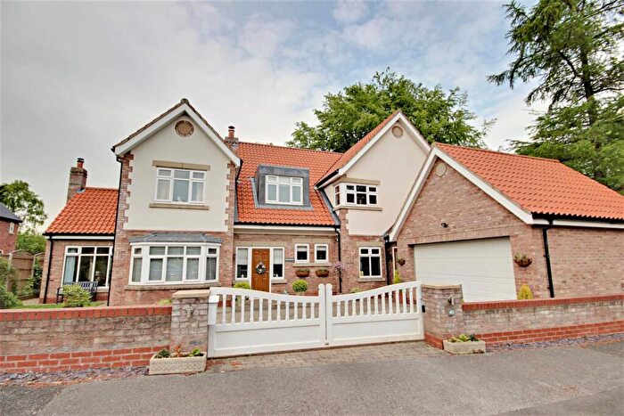 4 Bedroom Detached House For Sale In Pine Lodge, Redgates, Walkington, Beverley, HU17