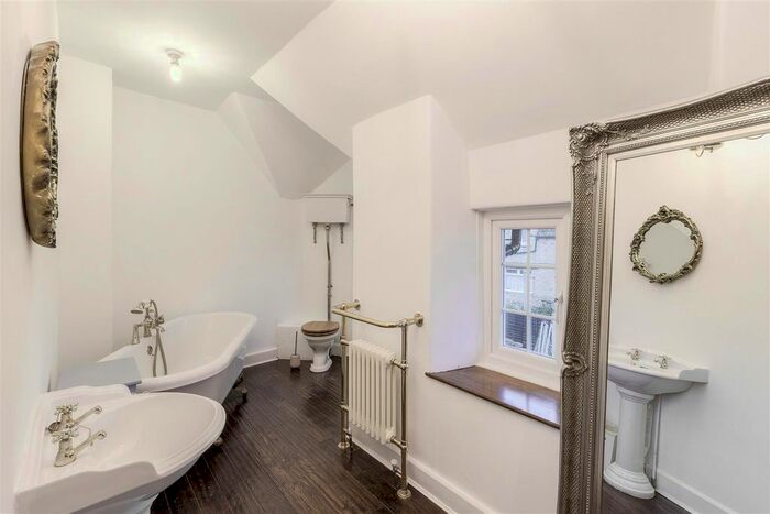 2 Bedroom Detached House For Sale In High Street, Great Doddington, Wellingborough, NN29