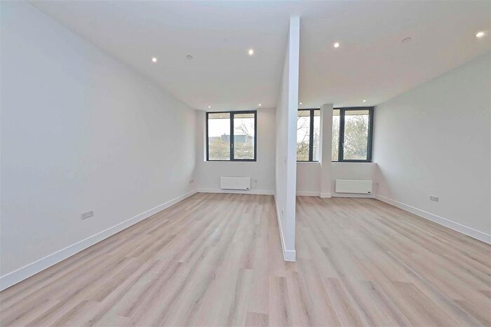 1 Bedroom Flat To Rent In High Street, Cowley, Uxbridge, UB8