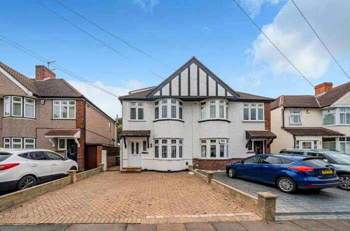 4 Bedroom Semi-Detached House For Sale In Willersley Avenue, Sidcup, DA15