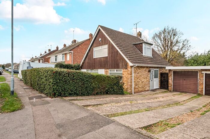 3 Bedroom Detached House For Sale In Woodley, Reading, Berkshire, RG5
