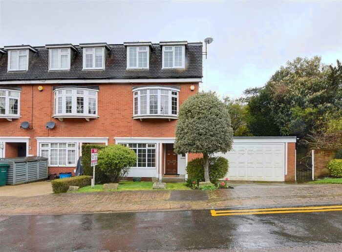4 Bedroom End Of Terrace House To Rent In Austell Gardens, London, NW7