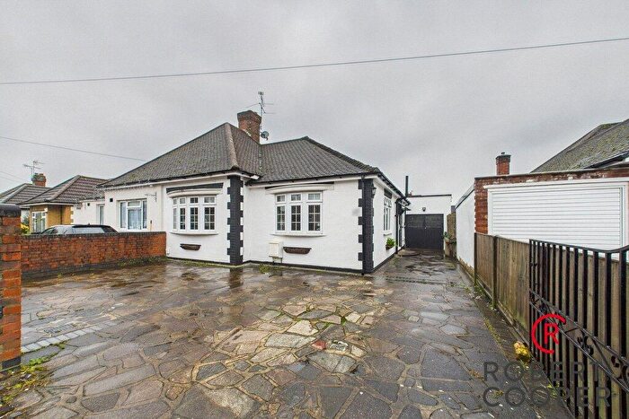 3 Bedroom Bungalow For Sale In The Croft, South Ruislip, HA4